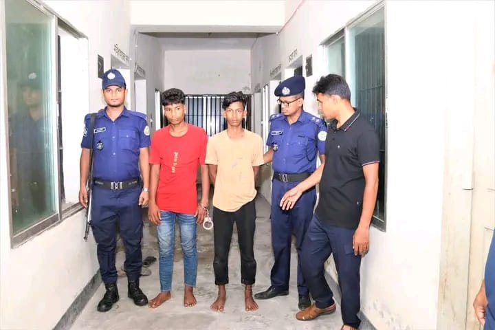 ঝালকাঠিতে কিশোরী ধর্ষণের অভিযোগে দুই কিশোর আটক