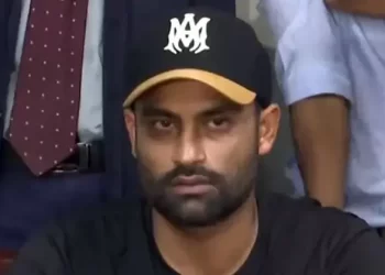 অশ্রুসিক্ত কণ্ঠে আন্তর্জাতিক ক্রিকেট থেকে অবসর নিলেন তামিম
