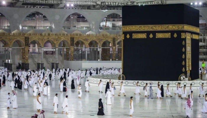 পাকিস্তান প্রত্যেক হাজীকে ফেরত দিচ্ছে ৯৭,০০০ রুপি