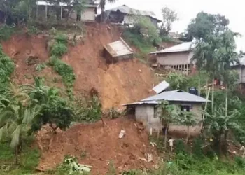 চট্টগ্রামে পাহাড়ধস নিয়েও চলে ব্যবসা!