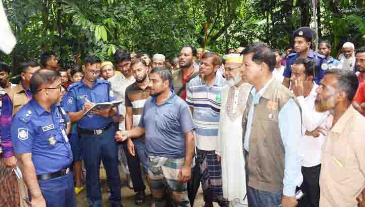 বরগুনায় পুলিশ সুপার কর্তৃক অপরাধের ঘটনাস্থল পরিদর্শন