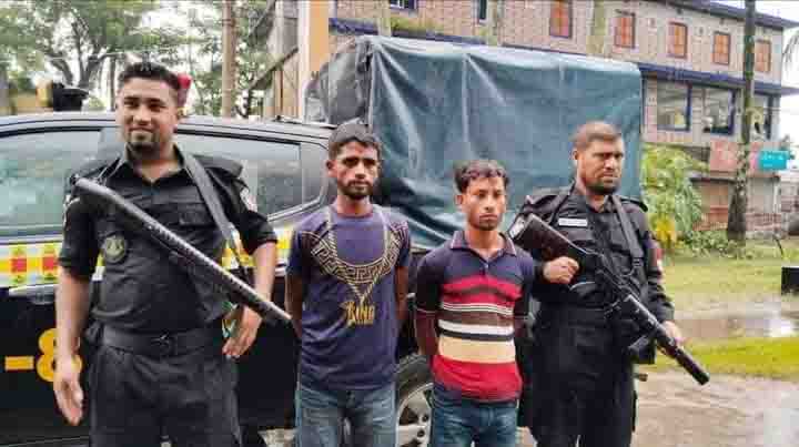 বরগুনার পাথরঘাটায় র্যাবের হাতে স্বামী স্ত্রীসহ তিন মাদক কারবারি আটক