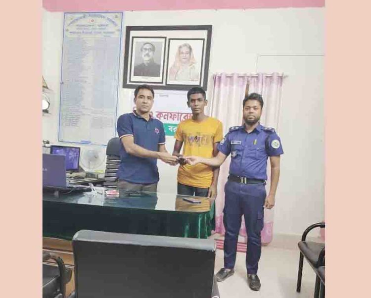 বামনায় বিকাশ প্রতারকের কাছ থেকে টাকা উদ্ধার ও প্রকৃত মালিককে হস্তান্তর।