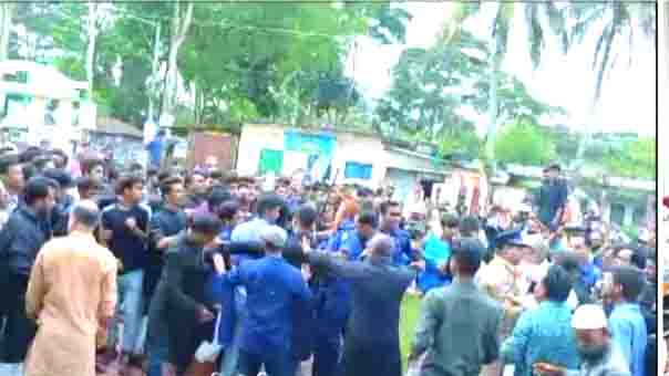 বরগুনার বামনায় জাতীয় শোক দিবসের অনুষ্ঠানে হাতাহাতি