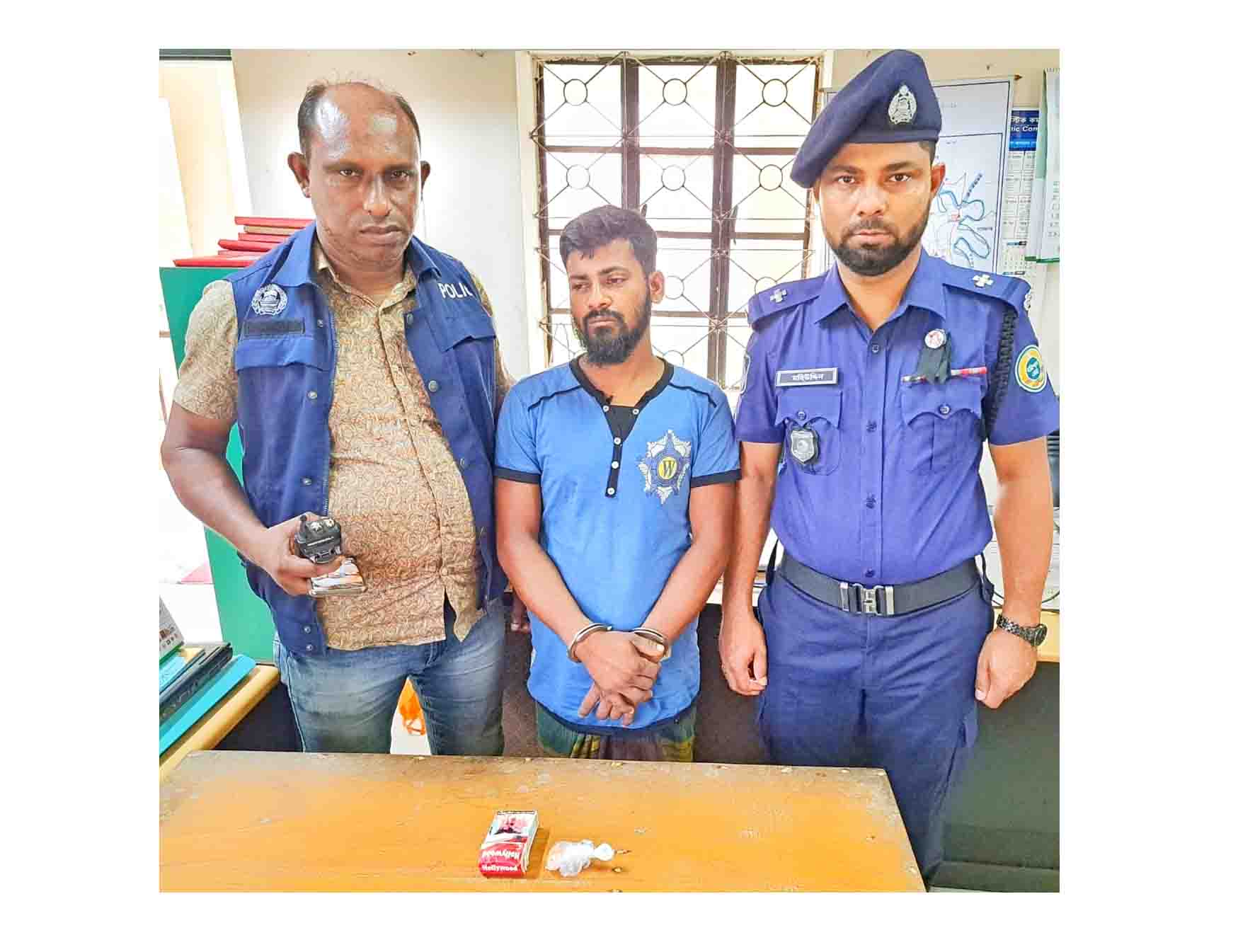 নলছিটিতে ইয়াবাসহ মাদকব্যবসায়ী আটক