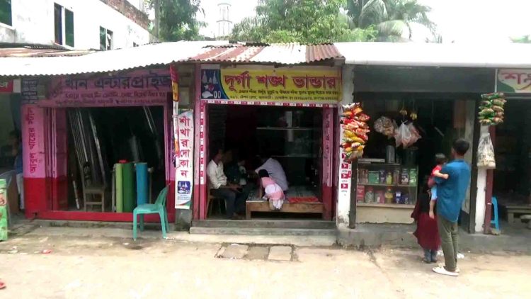 ঝালকাঠিতে শাঁখা-শঙ্খের দোকান থেকে পাঁচ লাখ টাকার মালামাল চুরি