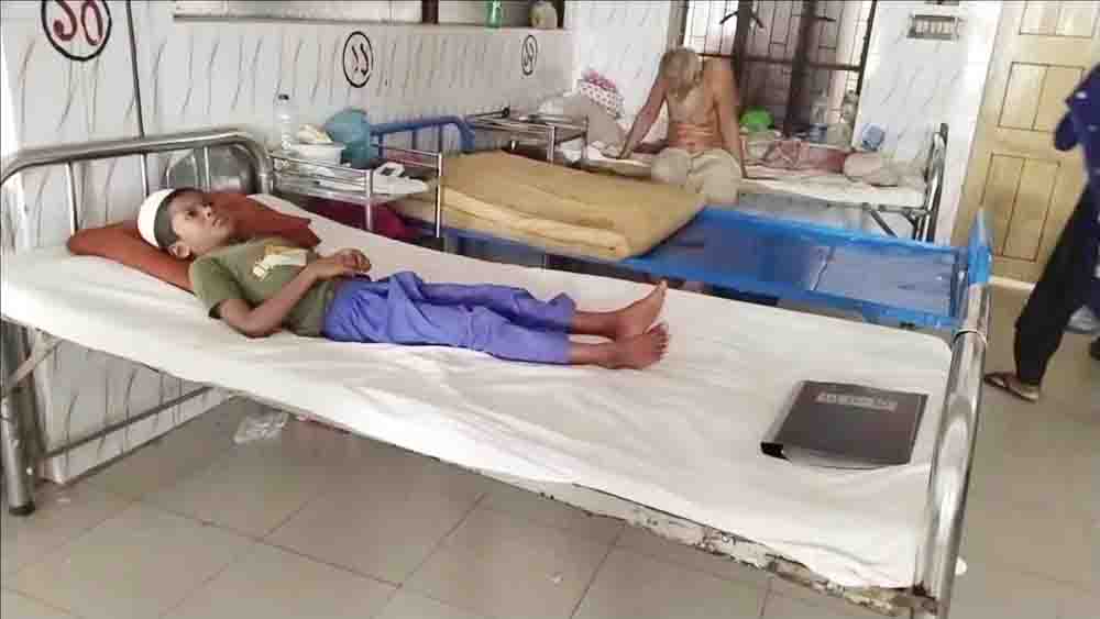 ঝালকাঠিতে শিক্ষকের পিটুনিতে শিক্ষার্থী আহত 
