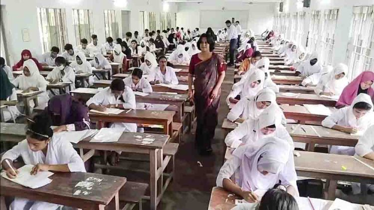 ঝালকাঠিতে এইচএসসি পরিক্ষায় নয় হাজার ৪৫৬ জন পরিক্ষার্থী অংশ নিয়েছে 