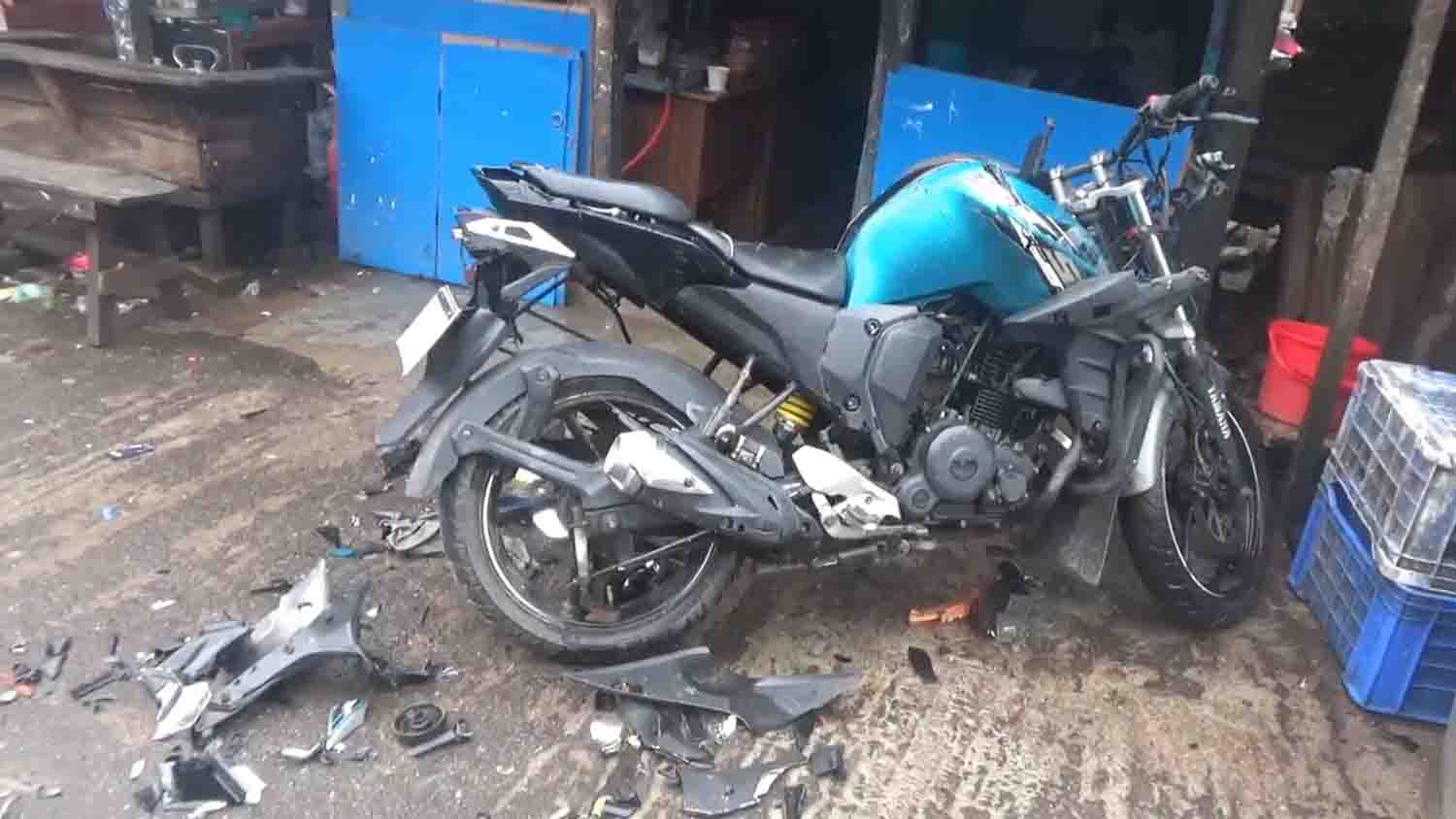 ঝালকাঠিতে ক্ষমতাসীন দুগ্রুপের সংর্ঘষে ১৫ জন আহত, পুলিশের রাবার বুলেট নিক্ষেপ, আটক ৪