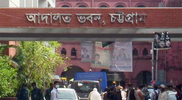 থানায় ডেকে বাড়ি ছাড়ার হুমকি, মামলা করা হয়েছে ওসির বিরুদ্ধে