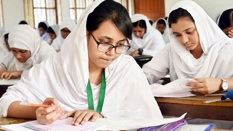 এইচএসসি পরীক্ষা পিছিয়েছে ৩ শিক্ষা বোর্ড