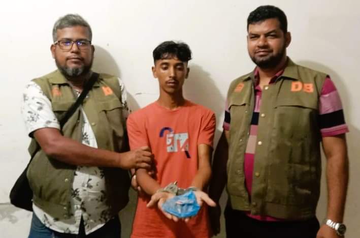 বরগুনায় ডিবির অভিজানে ইয়াবা সহ আটক এক