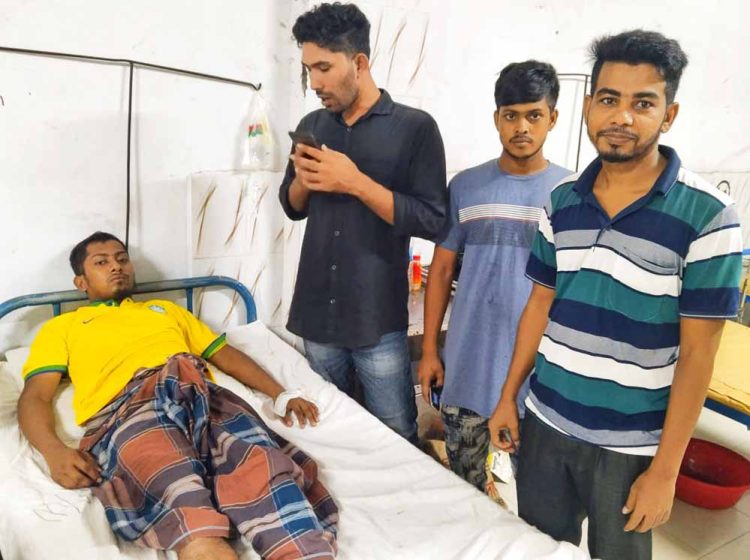 ঝালকাঠি গাবখান সেতুর টোলঘর অচেতন অবস্থায় কলেজ ছাত্র উদ্ধার