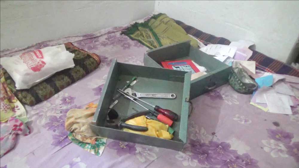 ঝালকাঠিতে এক বাড়িতে দুঃসাহসিক চুরি ছয় ভরি স্বর্ণালংকার ও নগদ টাকা লুট