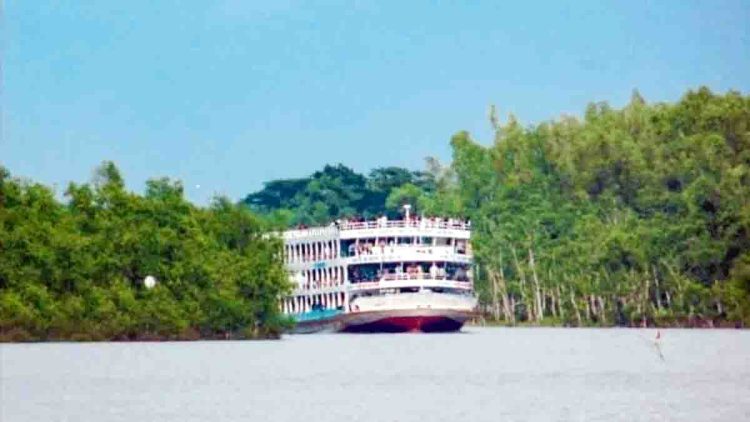 ঢাকা-বরগুনা নৌ রুটের লঞ্চ চলাচল শুরু