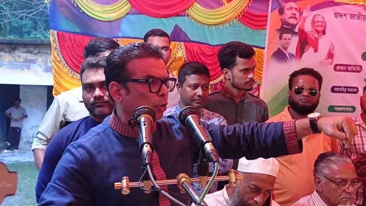 বিএনপি জামাতের সন্ত্রাস ও নৈরাজ্যের প্রতিবাদে কাঠালিয়ায় আওয়ামী লীগের কর্মি সভা অনুষ্ঠিত 