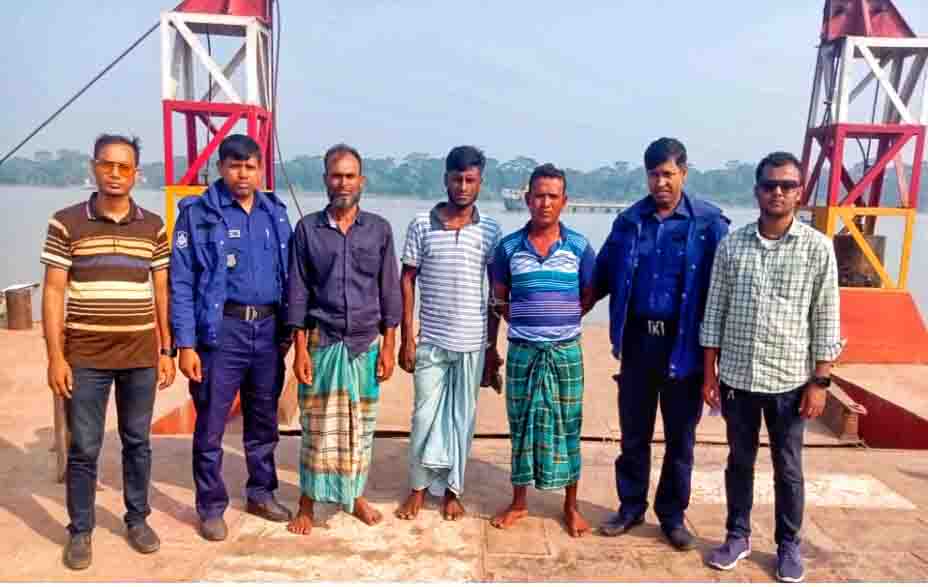 ঝালকাঠিতে নিষেধাজ্ঞা অমান্য করে মা ইলিশ শিকার করায় ৬জনকে কারাদণ্ড ২৫ হাজার ৫শ মিটার জাল জব্দ