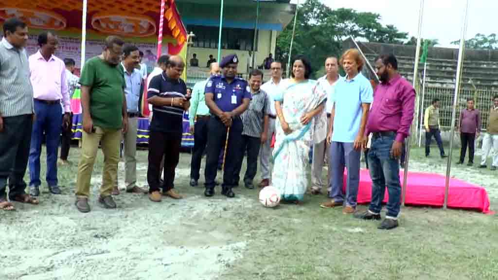 ঝালকাঠিতে বঙ্গবন্ধু শেখ মুজিব ও বঙ্গমাতা শেখ ফজিলাতুন্নেছা মুজিব গোল্ডকাপ অনূর্ধ্ব-১৭ ফুটবল টুর্নামেন্ট শুরু