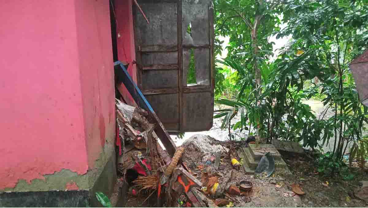 ঝালকাঠিতে মনসা মন্দিরে প্রতিমা ভাংচুরকারী গ্রেফতার