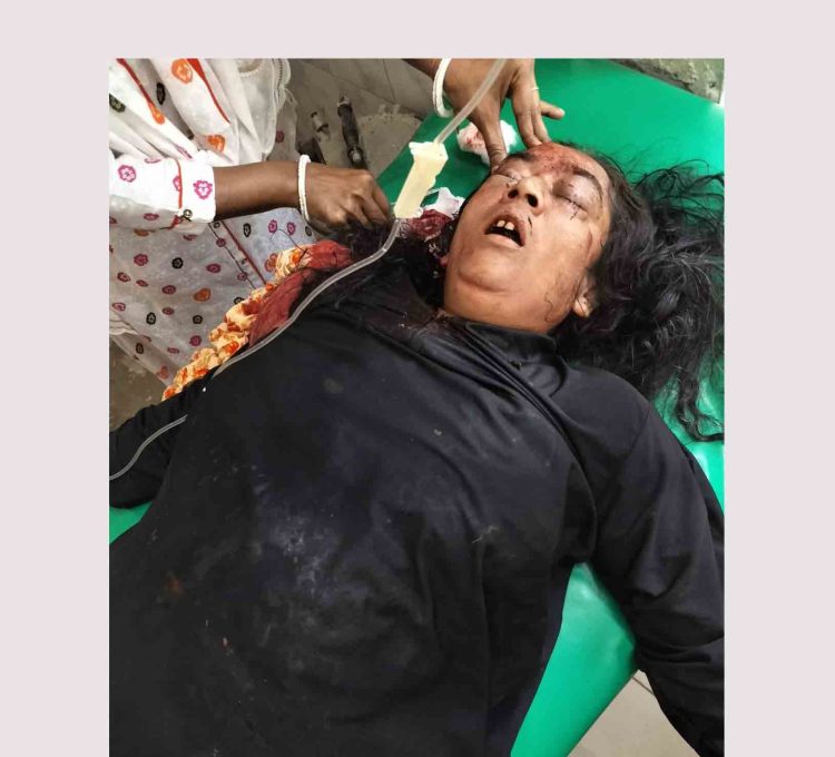 রাজাপুরে সড়ক দুর্ঘটনায় এক নারী নিহত ।