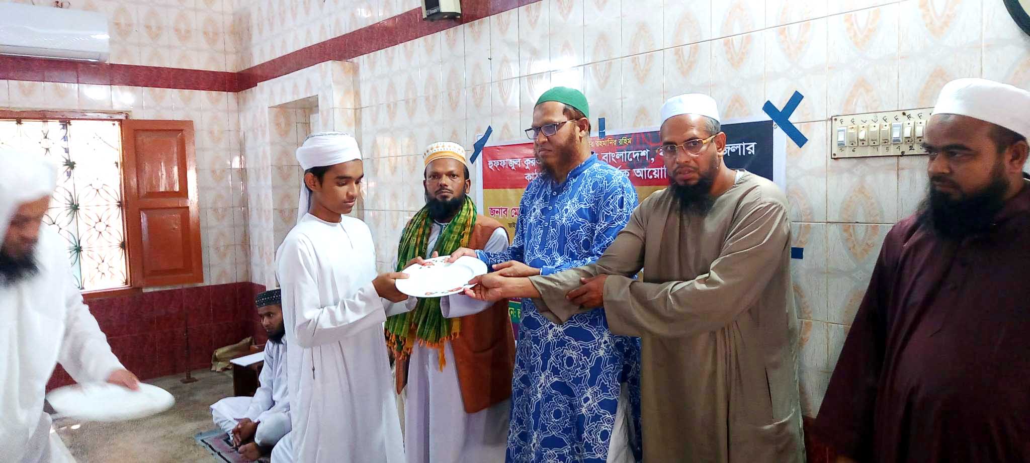 কাঠালিয়ায় হুফ্ফাজুল ফাউন্ডেশনের কুরআন প্রতিযোগিতা অনুষ্ঠিত