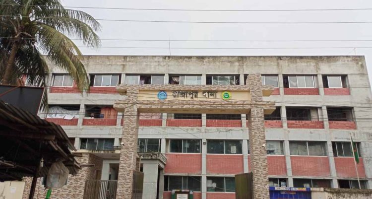 ঝালকাঠিতে মৎস্য অভিযানে হামলায় আহত ৬, থানায় অর্ধশত জেলের নামে মামলা