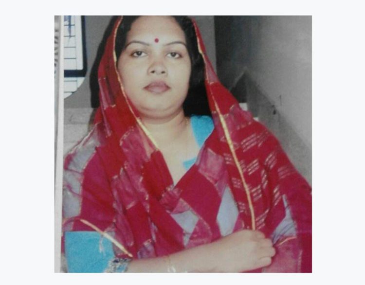 নিয়মিত না এসে বেতন নেন প্রতিমাসে সাক্ষর দিতে কর্মস্থলে মাসে একবার আসেন স্বাস্থ্য সহকারী সুরভী খানম