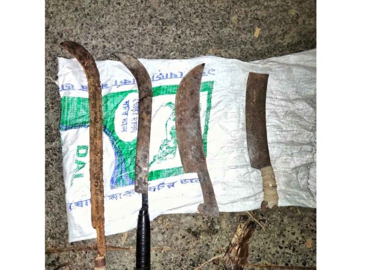 ঝালকাঠিতে দেশীয় অস্ত্র উদ্ধার 