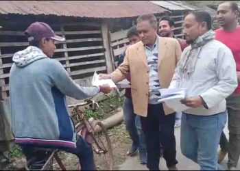 ঝালকাঠিতে বিএনপি ও যুবদলের লিফলেট বিতরণ