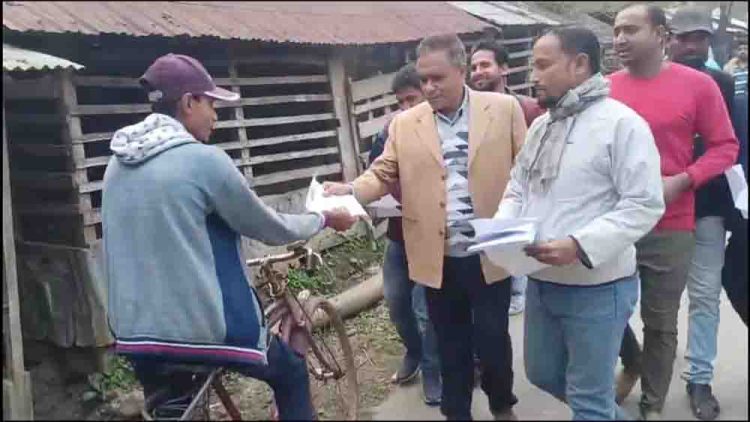 ঝালকাঠিতে বিএনপি ও যুবদলের লিফলেট বিতরণ