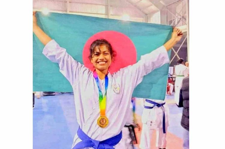 কারাতে ৯ টি পদক পাওয়া ঝালকাঠির মিথিলার লক্ষ্য এবার বিশ্ব জয়