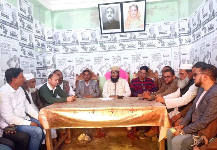 আওয়ামী লীগের নির্বাচিত প্রার্থী শাহজাহান ওমরের পক্ষে নির্বাচনের পরে সাংবাদিকদের সাথে মতবিনিময়