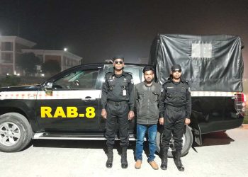 কাঠালিয়ায় স্কুলছাত্রীকে দলবদ্ধ ধর্ষণ মামলার প্রধান আসামী গ্রেপ্তার