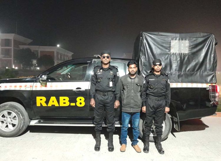 কাঠালিয়ায় স্কুলছাত্রীকে দলবদ্ধ ধর্ষণ মামলার প্রধান আসামী গ্রেপ্তার