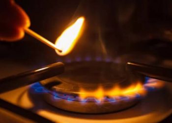 গ্যাস সরবরাহ বন্ধ, চরম দুর্ভোগে নগরবাসী