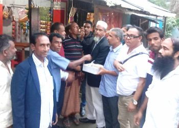 মোঃ রফিকুল ইসলাম জামাল বিএনপির ধর্ম বিষয়ক সম্পাদক হওয়ায় কাঠালিয়ায় মিষ্টি বিতরণ
