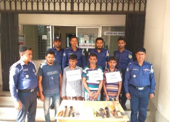 কাঠালিয়ার লতাবুনিয়ায় আলোচিত ডাকাতি মামলার চার আসামি গ্রেফতার ও মালামাল উদ্বার