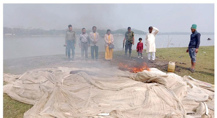 বরিশালে ৩৫ মন জাটকা জব্দ