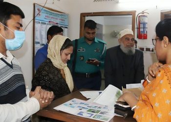 বরিশালে ডায়াগনস্টিক সেন্টার ও রেস্টুরেন্টে অভিযান, জরিমানা
