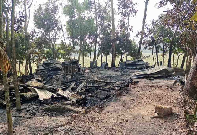ঝালকাঠিতে শপিং কারখানায় আগুন, ৫০ লাখ টাকার ক্ষতি