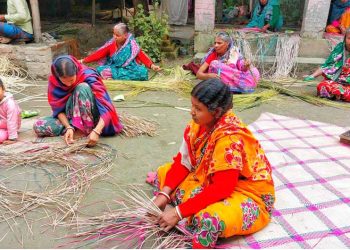 সুদিন ফেরার আশা শীতলপাটি তৈরির কারিগরদের   বাংলার প্রাচীণ ঐতিহ্য শীতলপাটি ঝালকাঠির একটি ব্র্যান্ডিং পণ্য