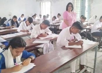 ঝালকাঠিতে শান্তিপূর্ন পরিবেশে এসএসির  প্রথম দিনের পরিক্ষার সম্পুন্ন