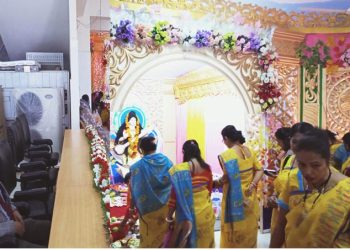 ঝালকাঠিতে শ্রী শ্রী স্বরস্বতী পূজা ও ভালবাসা দিবস মিলেমিশে একাকার হয়েছে