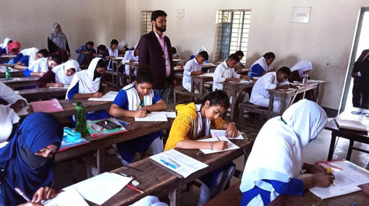 এসএসসিতে বরিশালে প্রথম দিনে ৬৮২ পরীক্ষার্থী অনুপস্থিত