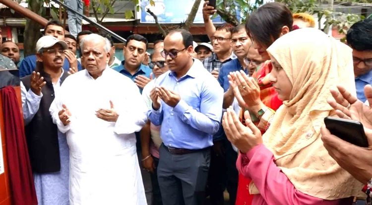 ঝালকাঠির নলছিটি বন্দর স্কুলের নতুন ভবন নির্মাণ কাজের ভিত্তিপ্রস্তর স্থাপন করেন আমির হোসেন আমু, মুক্তিযোদ্ধাদের সংবর্ধনা