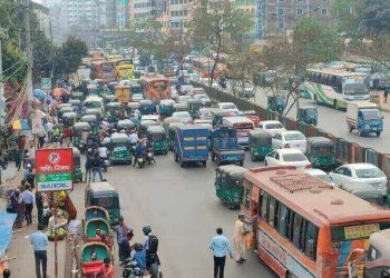 ছুটির দিনেতেও রাজধানীতে তীব্র যানজট