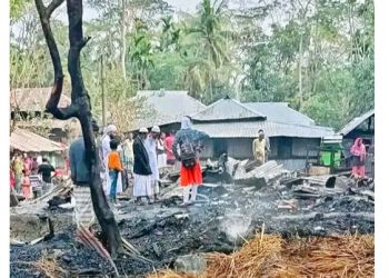 ঝালকাঠিতে অগ্নিকান্ডে পুড়লো তিনটি বসতঘর