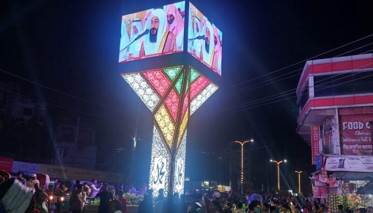 ফেনীতে আল্লাহর ৯৯ নাম সম্বলিত ইসলামিক ভাস্কর্য