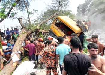 ঝালকাঠি গাবখান টোলের সামনের সড়কে ট্রাক, প্রাইভেট ও অটোর মুখোমুখি সংঘর্ষে নিহত ১২,আহত ১৪ জন