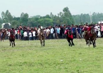 ঝালকাঠিতে ঐতিহ্যবাহী ঘোড়দৌড় প্রতিযোগিত ও গ্রামীন মেলা অনুষ্ঠিত